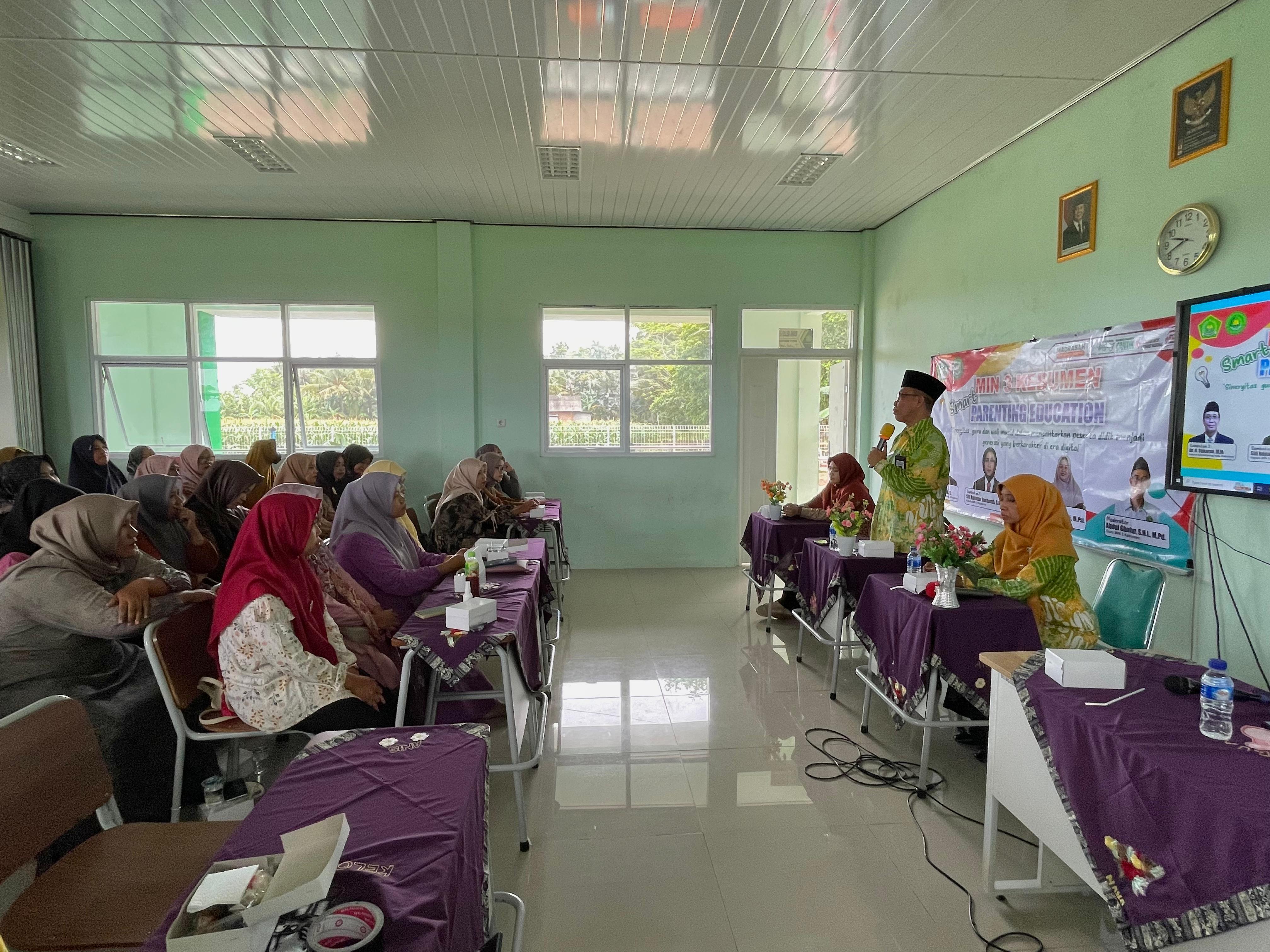 Perkuat Peran Orang Tua dalam Pendidikan Anak, MIN 3 Kebumen Gelar Smart Parenting Education