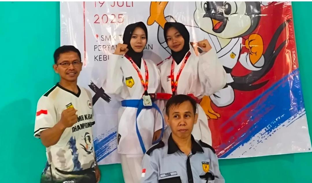 Dua atlet putri dari madrasah ini sukses menyabet gelar juara dalam ajang Kebumen Karate Championship 2025 yang digelar di GOR SMK Pertanian Kebumen pada Sabtu, 19 Juli 2025.