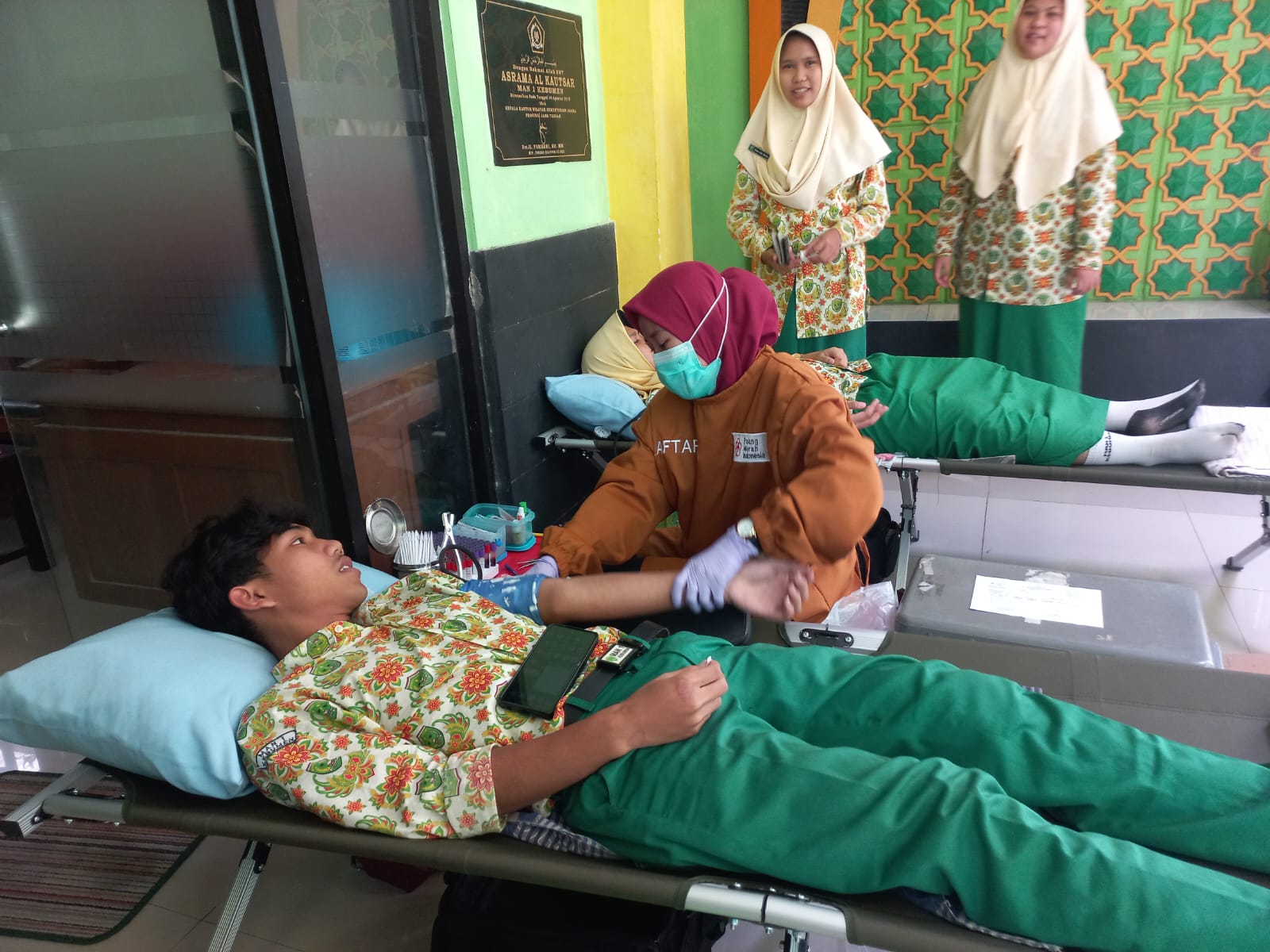 Siswa Madrasah Aliyah Negeri 1 Kebumen  saat Donor Darah, pada Rabu, 23 Juli /2025.