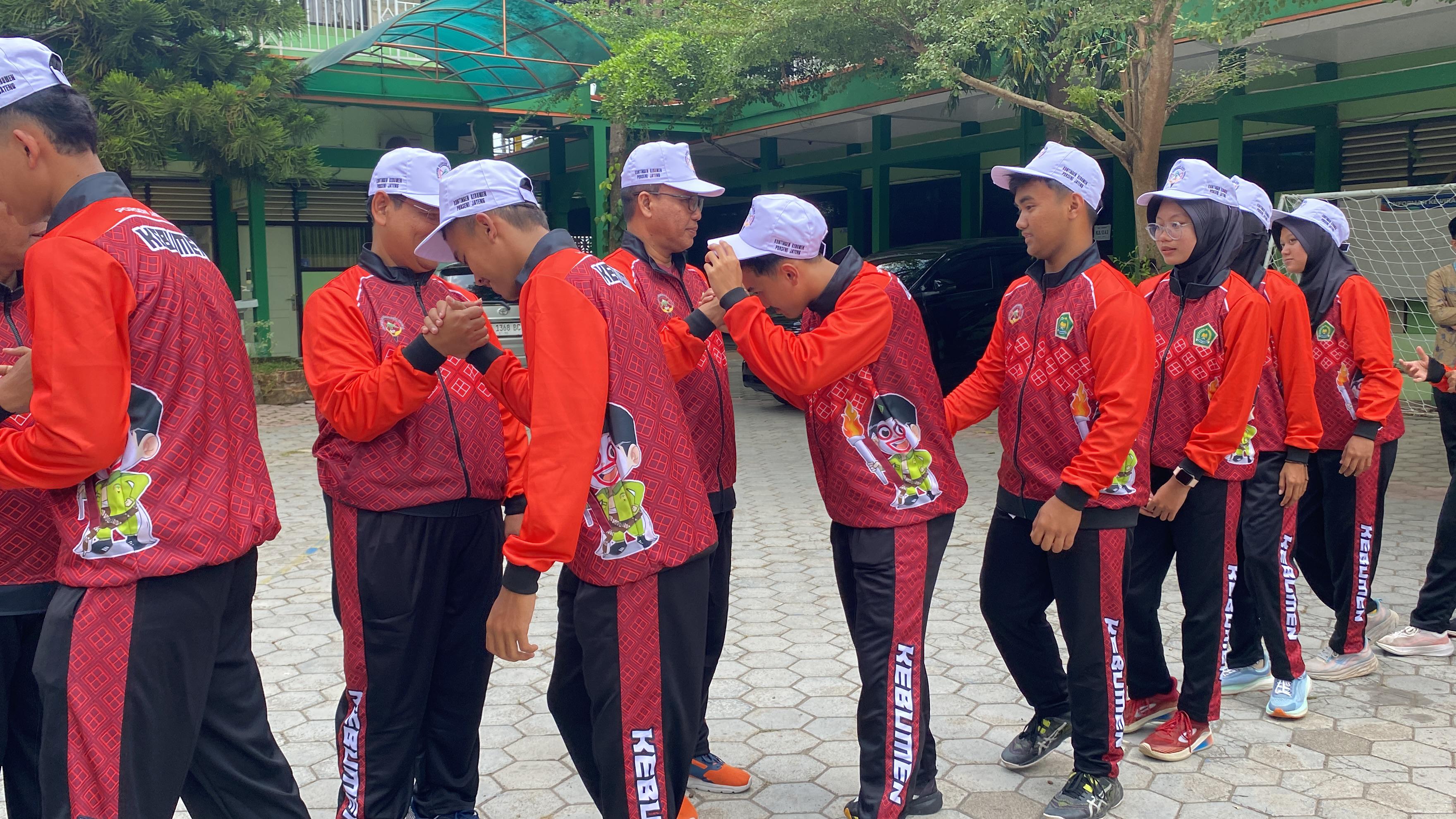 Resmi Dilepas, Kontingen Porseni Madrasah Kabupaten Kebumen Bertolak ke Purwokerto Siap Unjuk Prestasi