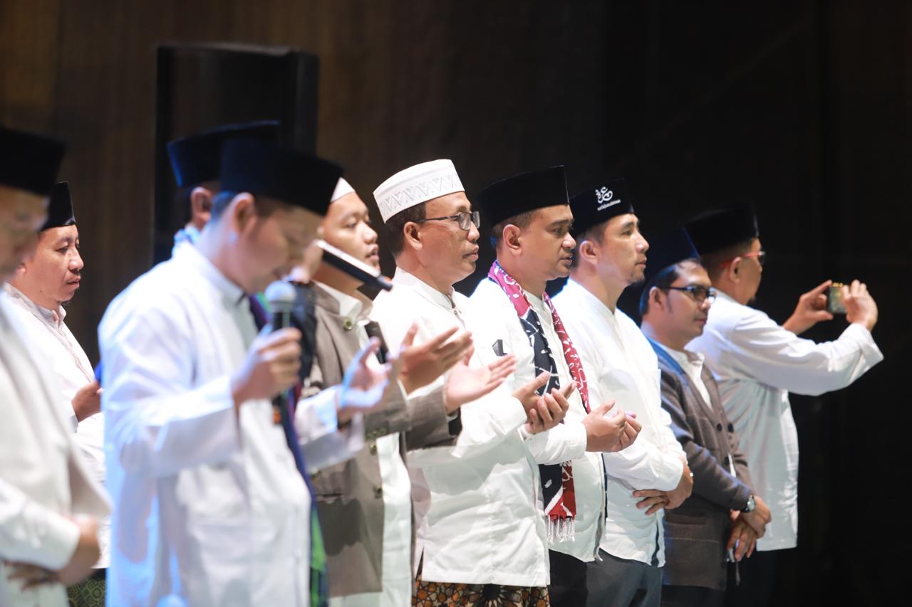 Kakankemenag Kebumen H. Sukarno Hadiri Kebumen Bersholawat, Doakan Kabupaten Selalu Diberkahi