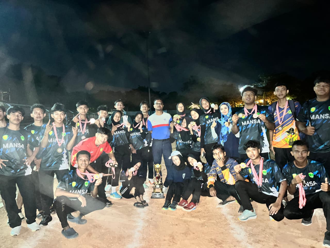 MAN 1 Kebumen Juara Umum POPDA Atletik 2025, Borong 27 Medali, 14 Diantaranya Emas