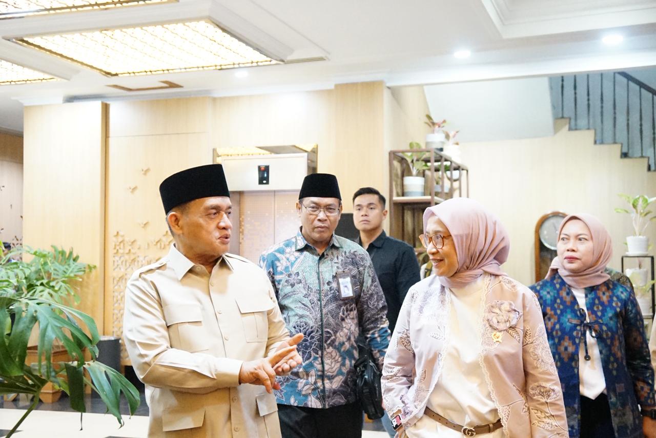 Temui Menpan, Wamenag Optimistis Hari Santri Ada Kado Izin Prakarsa Ditjen Pesantren