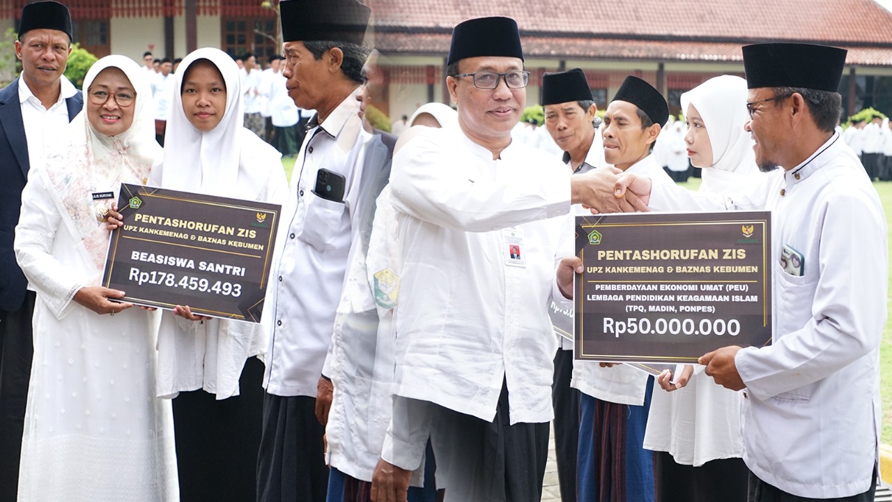 Hari Santri: UPZ Kemenag Kebumen dan BAZNAS Salurkan Bantuan Rp512 Juta, Kado Spesial untuk Santri dan Guru Ngaji