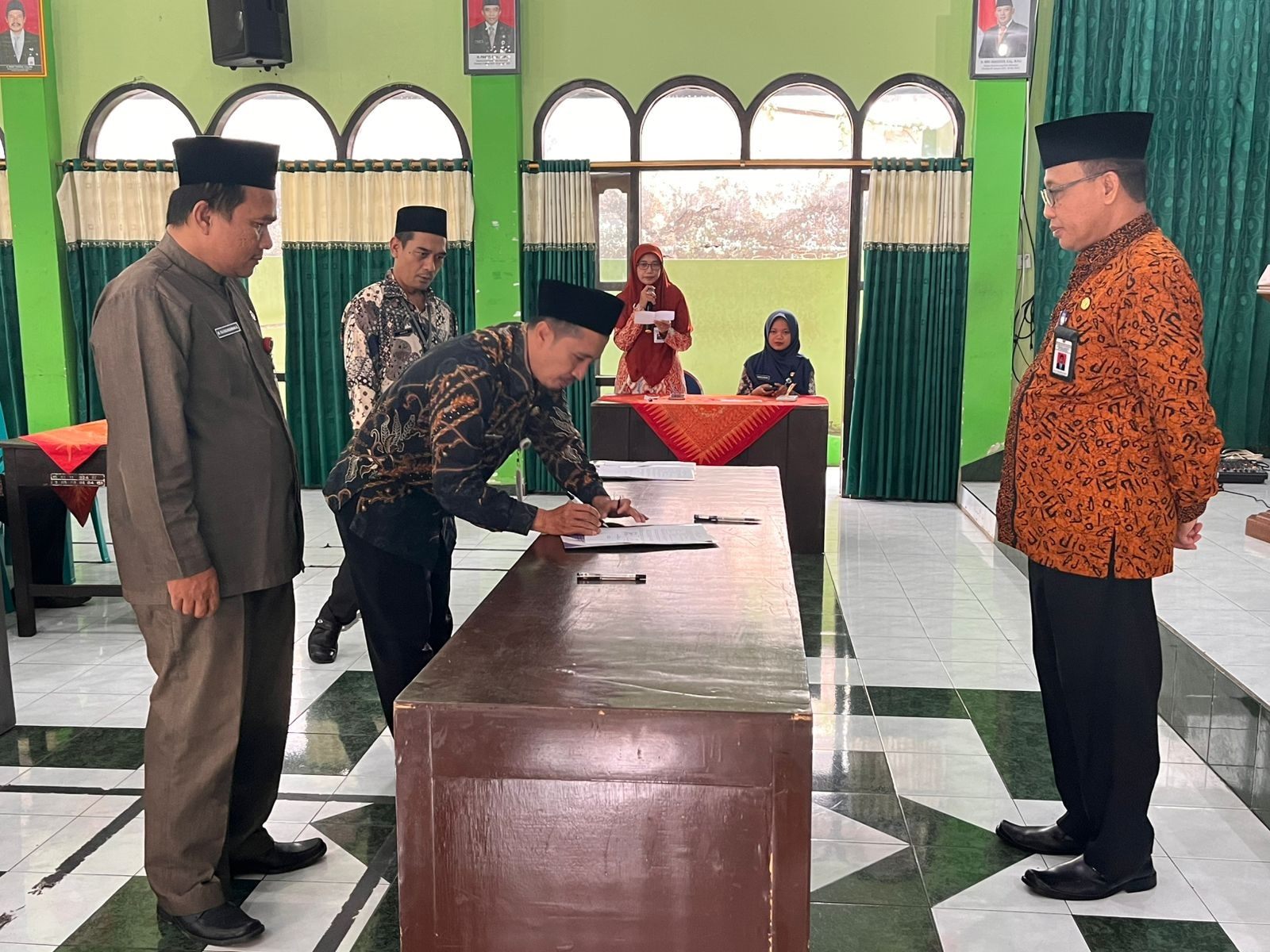 Serah Terima Jabatan Kepala KUA, Kakankemenag Kebumen Tekankan Pentingnya Perform Penghulu