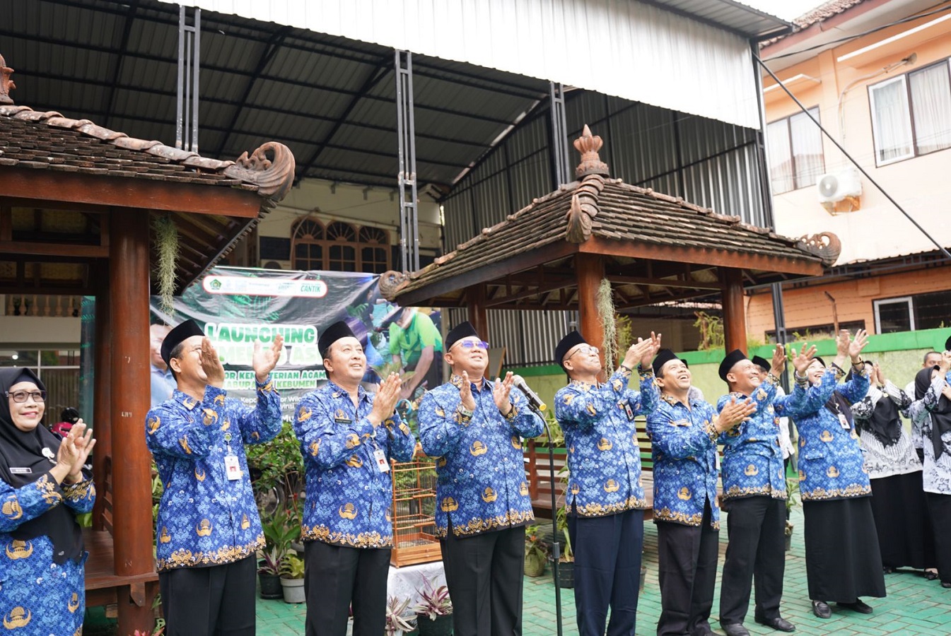 Kakanwil Kemenag Jateng Resmi Melaunching Gerakan Kemenag ASRI di Kebumen