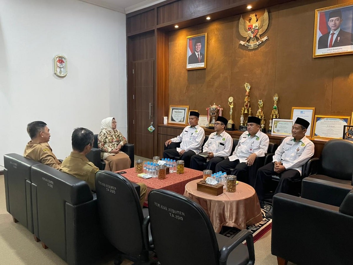 Kepala Kemenag Kebumen Sowan ke Bupati, Perkuat Sinergi Jelang HAB Ke-80 Kementerian Agama