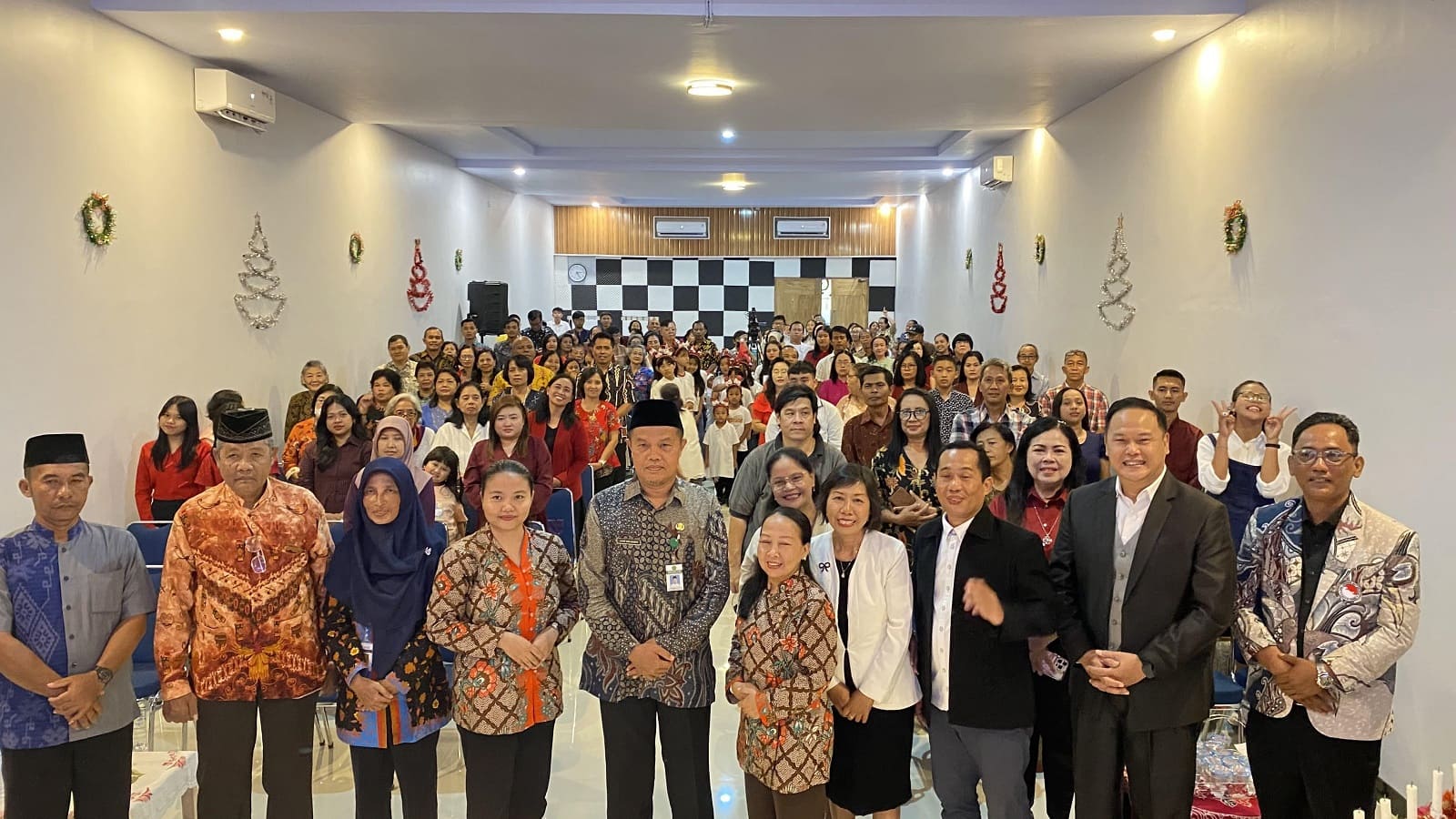 Hadiri Natal di GSJA Imanuel, Kepala Kemenag Kebumen Tegaskan Jaminan Kebebasan Beragama