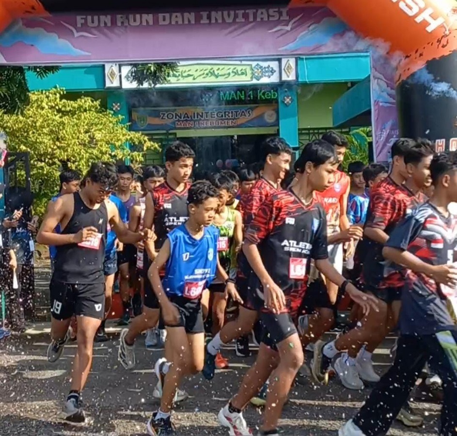 Ratusan Pelajar Ikuti Fun Run 5K MAN 1 Kebumen, Hadiah Sepeda Jadi Daya Tarik