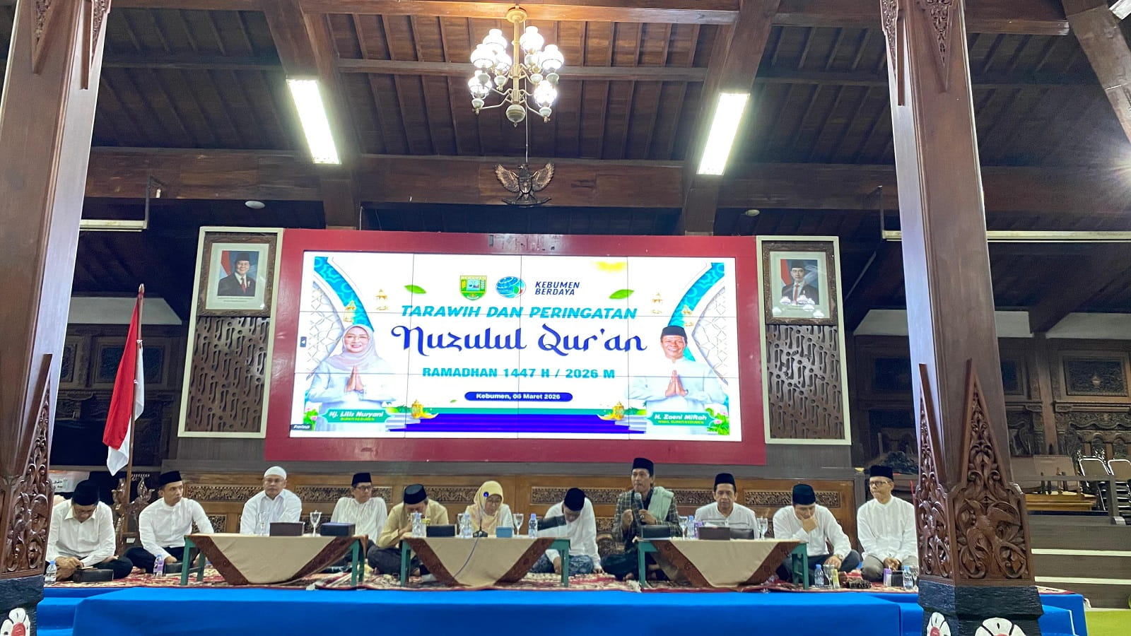 K.H. Fatkhurrohman, Penyuluh Agama Islam Kemenag Kebumen, Jelaskan Hikmah Nuzulul Qur’an di Pendopo Kabumian