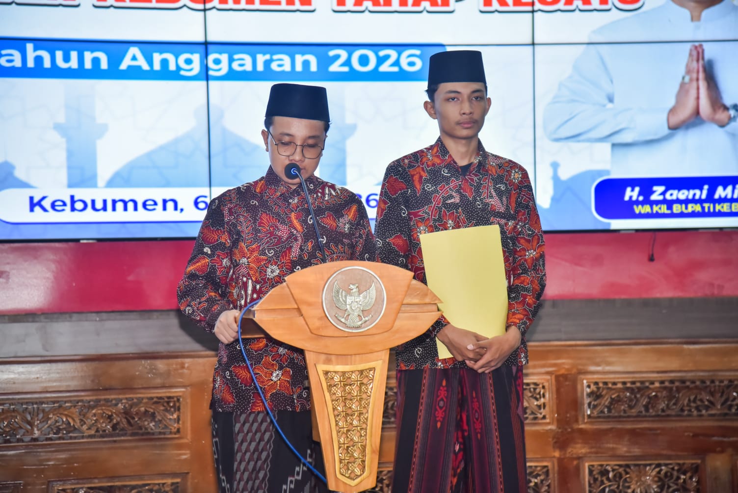 Asah Mental Menuju Nasional, Dua Siswa MAN 1 Kebumen Tampil di Depan Bupati dalam Acara Ulama Umaro