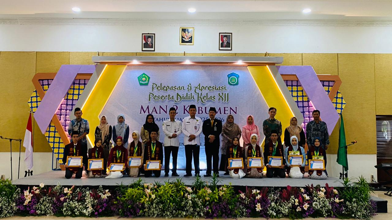 MAN 2 Kebumen Lepas 393 Lulusan Kelas XII, Kemenag Dorong Lanjut Pendidikan dan Raih Masa Depan
