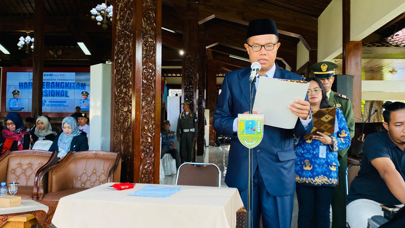 Anif Solikhin Pimpin Doa  Upacara Hari Kebangkitan Nasional ke-118 Tingkat Kabupaten di Pendopo Kabumian