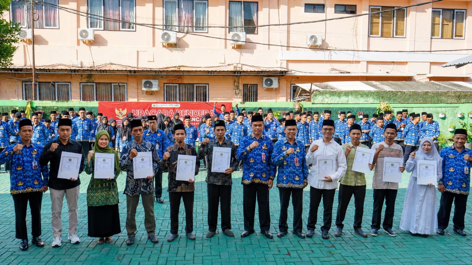 Penyerahan Izin Operasional