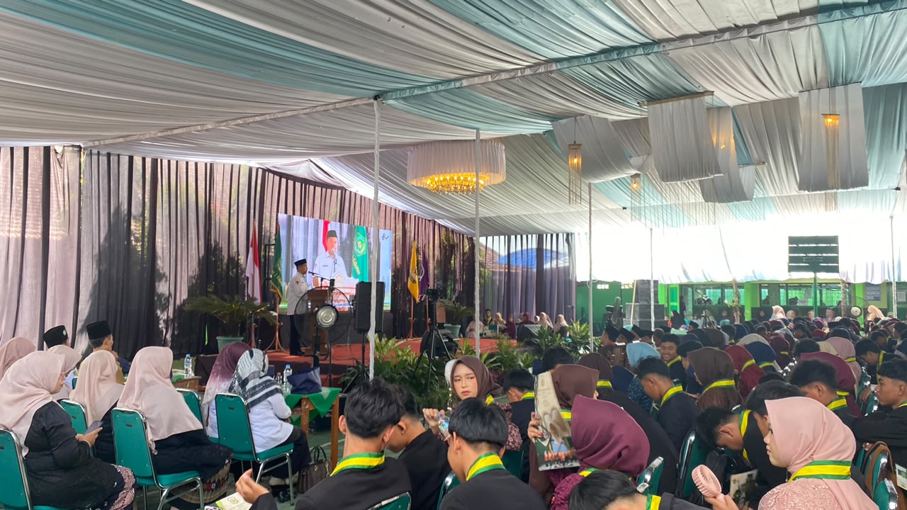 Kakankemenag Kebumen Bekali 332 Lulusan MTsN 2 Kebumen dengan Semangat Prestasi dan Literasi Digital