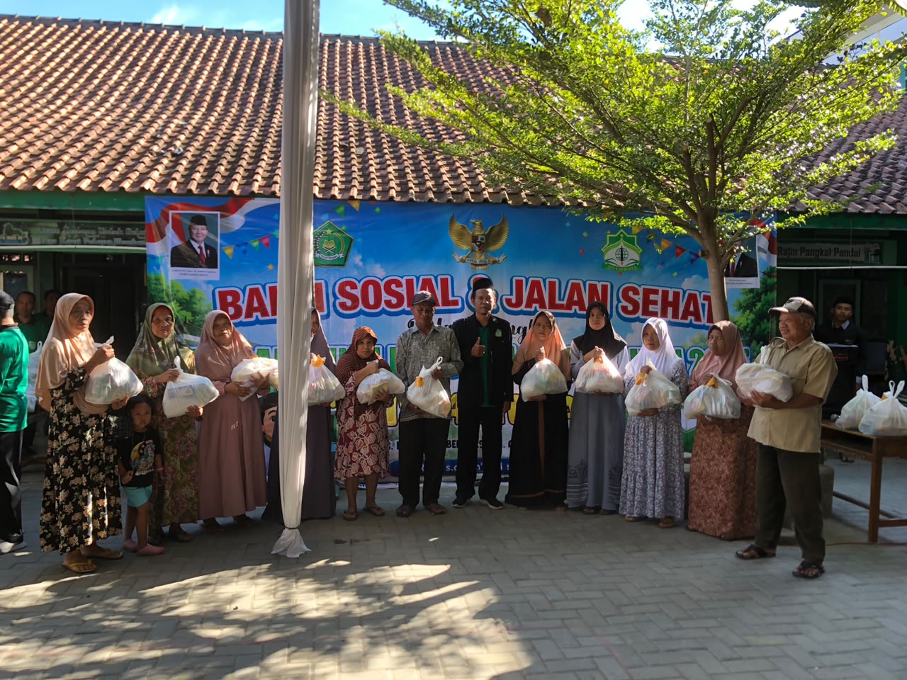 Jelang Harlah ke-61, MIN 4 Kebumen Bagikan 250 Paket Sembako