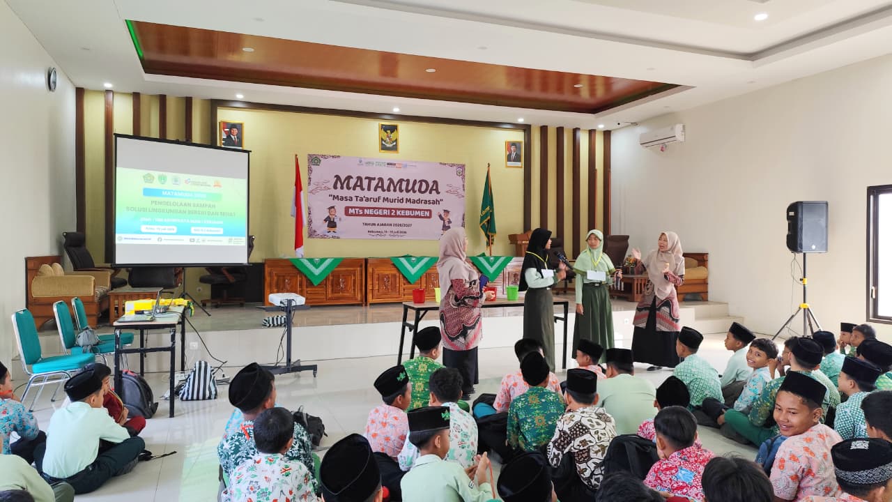 MAN 1 Kebumen Edukasi Pilah Sampah di MATAMUDA MTsN 2 Kebumen, Awali Program Sister School
