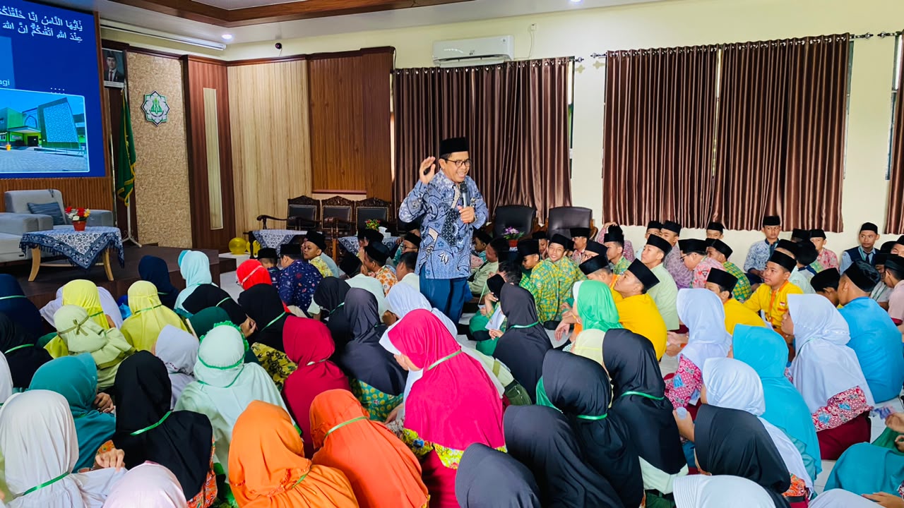 MATA MUDA MTsN 1 Kebumen, Salim Wazdy Ajak Murid Baru Jauhi Kenakalan Remaja