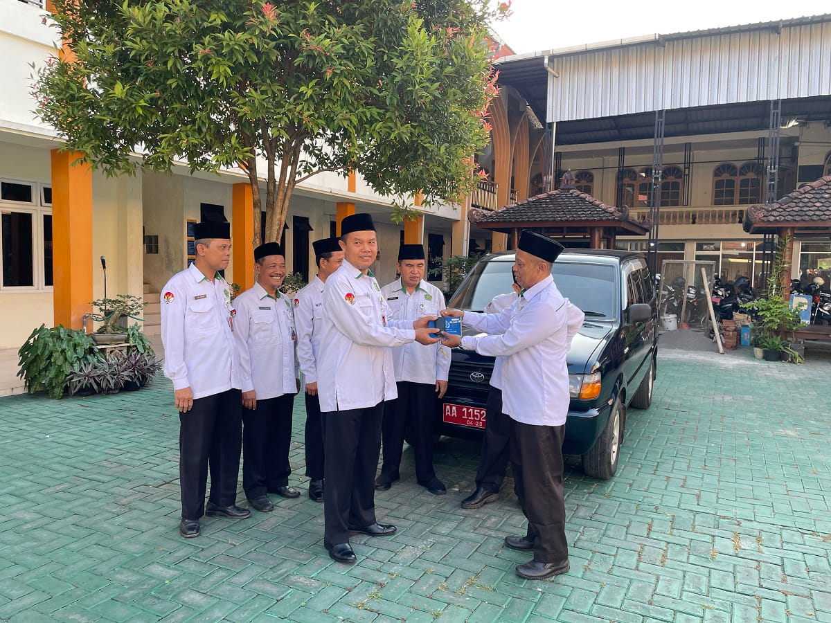 Kemenag Kebumen Alihgunakan Mobil Dinas untuk Dukung Operasional Pendidikan MTsN 7 Kebumen