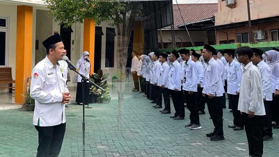 Perdana Pimpin Apel, Faozan Bakhtiar Tegaskan Amanah dan Integritas di Kemenag Kebumen