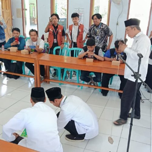 KUA Klirong Gandeng 230 Mahasiswa KKN UPN Veteran Yogyakarta Sukseskan Gerakan Indonesia Berkiblat
