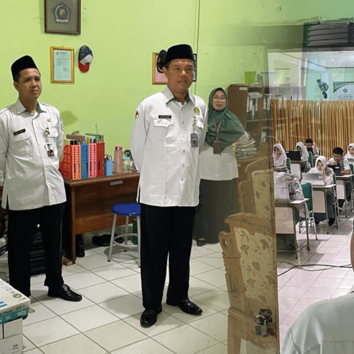 Pastikan TKA Berjalan Tertib, Anif Solikhin Pantau Pelaksanaan di Empat MAN