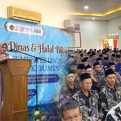 Bupati Lilis Nuryani Apresiasi Layanan KUA di Halalbihalal ASN Kemenag Kebumen, KH Zuhrul Anam Soroti Keikhlasan