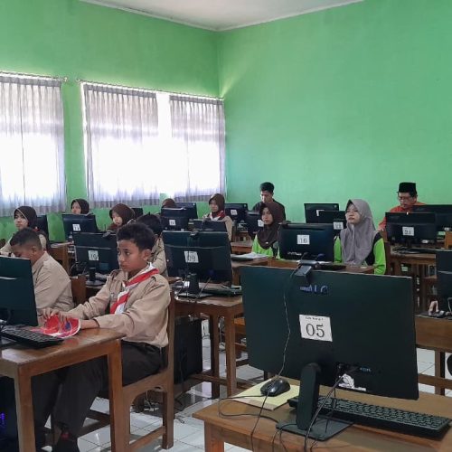 MTsN 8 Kebumen Latih Murid Jadi ‘Detektif Cerita’, Belajar Menemukan Cerita Menarik di Balik Kegiatan Madrasah
