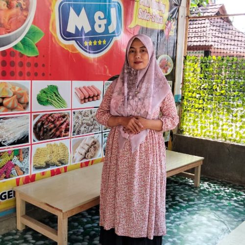 Bantuan Program PEU Kemenag Kebumen Bantu Nur Ngaeni Kembangkan Usaha Seblak untuk Keluarga