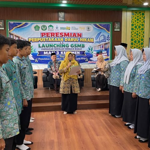 Resmikan Perpustakaan Darul Hikam MAN 3 Kebumen, Kakankemenag Dorong Murid Naik Level dari Pembaca Jadi Penulis