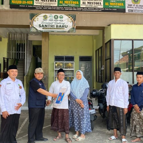 110 Pesantren di Kebumen Gelar Resik-Resik Serentak, Kemenag Dorong Budaya Hidup Bersih