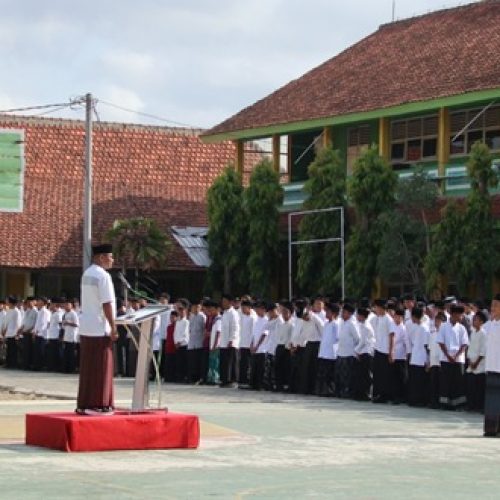Upacara Hari Santri di MTsN 8 Kebumen, Tanamkan Nasionalisme dan Teladani Perjuangan Ulama