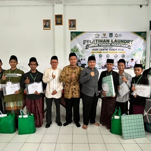 Kemenag Kebumen dan BAZNAS Latih Santri Berwirausaha Laundry, Lima Pesantren Terima Mesin Cuci