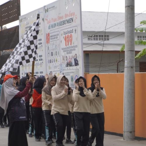 Rayakan HAORNAS, MAN 4 Kebumen Padukan Jalan Sehat, Market Day, dan Unjuk Bakat Murid