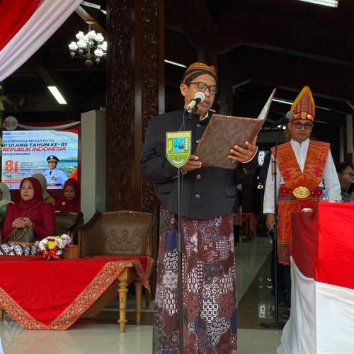 Upacara Penurunan Bendera HUT ke-81 RI di Kebumen, Salim Wazdy: ‘Jangan Turunkan Semangat Mengabdi kepada Negeri’