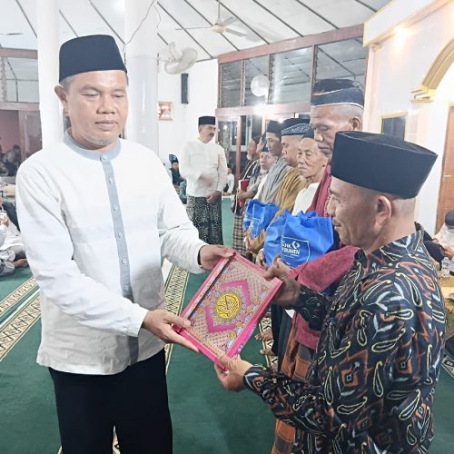 Program Wakaf Al-Qur’an Kemenag Kebumen Berlanjut, Disalurkan saat Tarhim Sempor