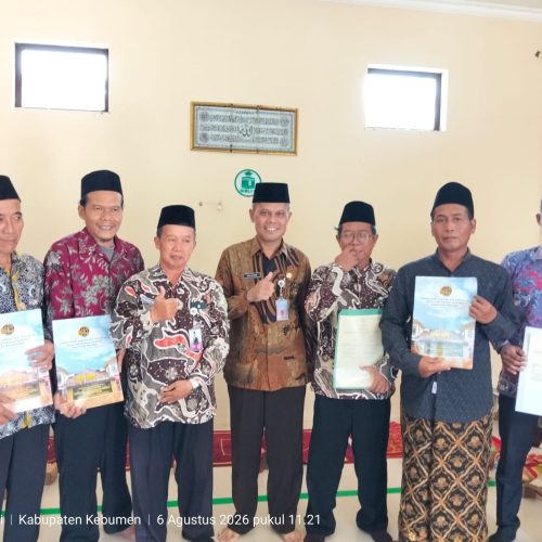 Kemenag Kebumen Serahkan 14 Sertifikat Tanah Wakaf di Ambal, Perkuat Legalitas dan Lindungi Aset Umat